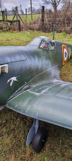 Model Spitfire weathering